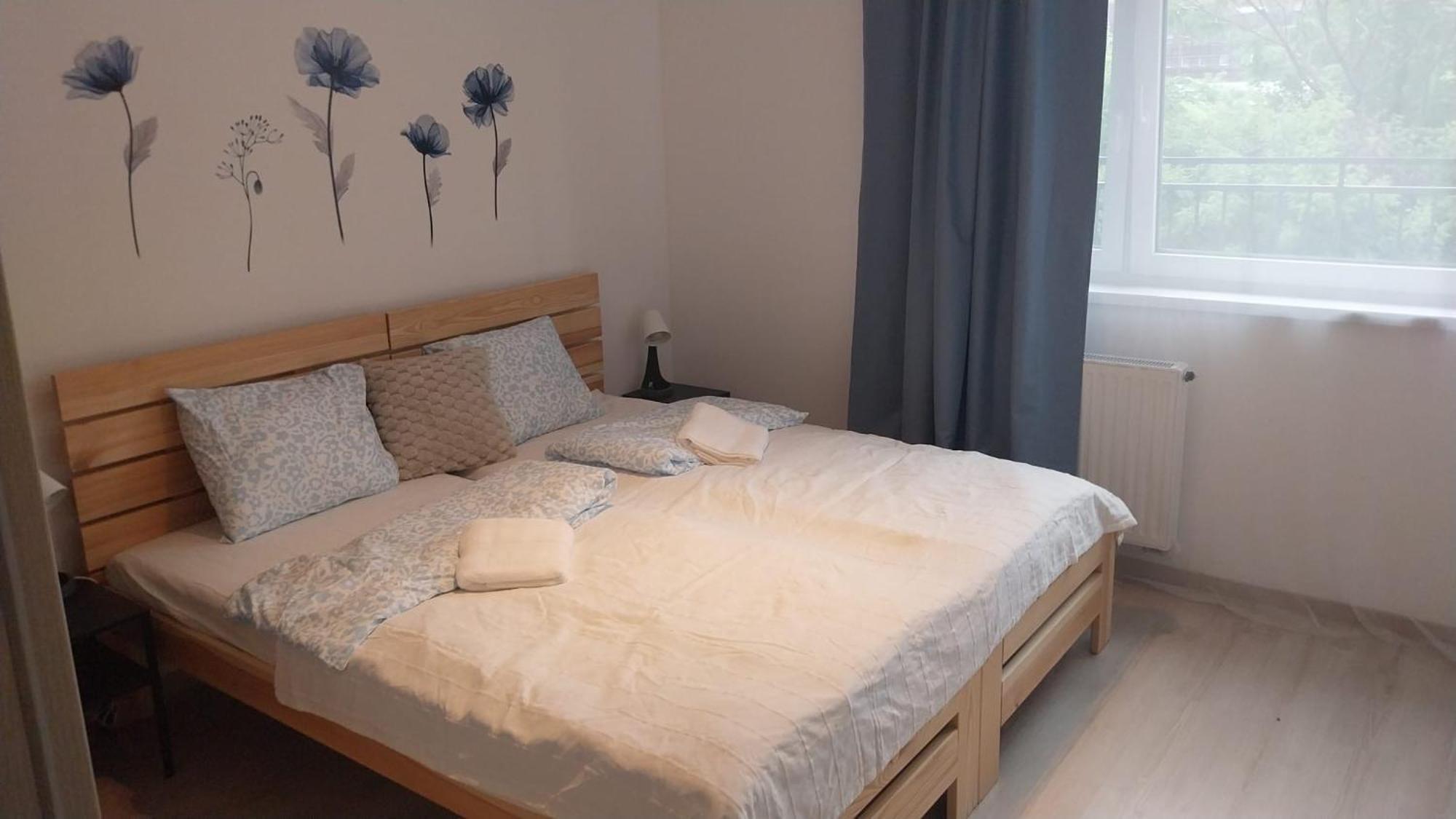 117 Family 3 Near By Heroes Square With Free Garage *